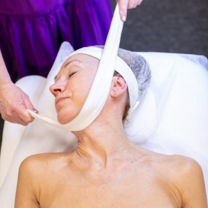 Venitused käte ja rätiga